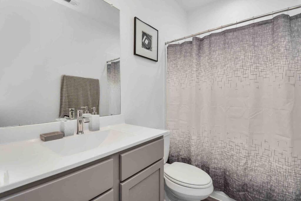 4Bedroom Escape - Near Med Center With Backyard Хьюстон Экстерьер фото