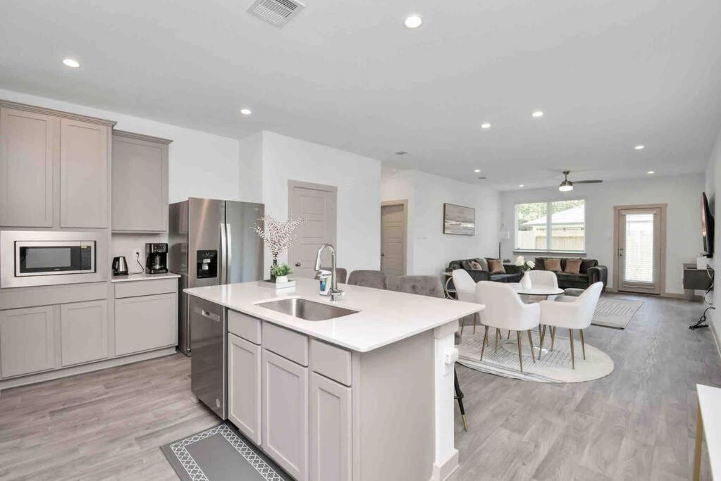 4Bedroom Escape - Near Med Center With Backyard Хьюстон Экстерьер фото