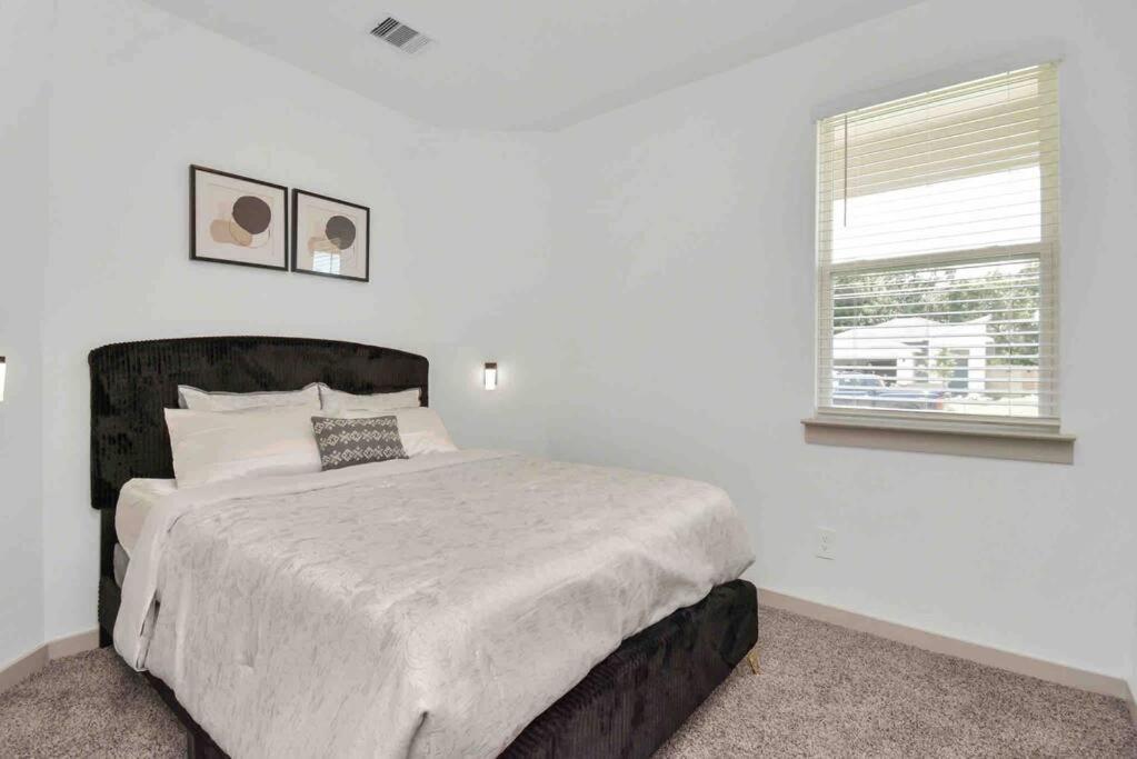 4Bedroom Escape - Near Med Center With Backyard Хьюстон Экстерьер фото